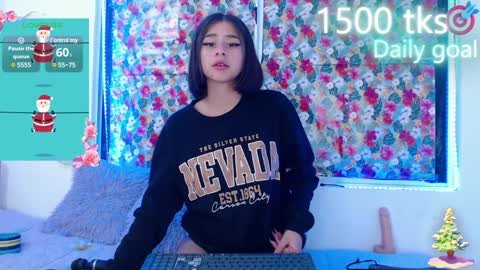 Snapshot of _gwen__ chatting on January 7, 4:29 am Gwen online show from January 7, 4:29 am