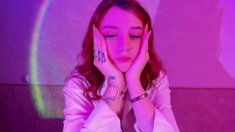 _hey_scarlett_ online show from December 3, 4:57 am