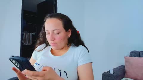 Snapshot of _honey1_ chatting on October 10, 4:12 pm Honey online show from October 10, 4:12 pm