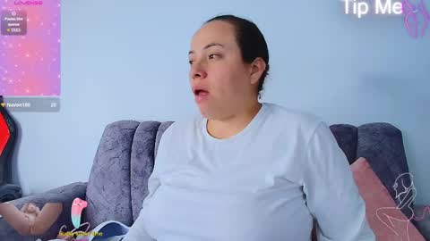 Snapshot of _honey1_ chatting on October 18, 5:04 pm Honey online show from October 18, 5:04 pm