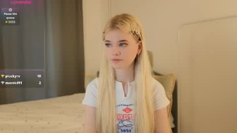 Alisha online show from July 18, 1:46 pm