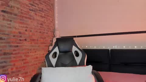 Snapshot of _jessy_moon_ chatting on February 26, 7:19 pm ... online show from February 26, 7:19 pm