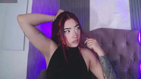 Mia online show from December 3, 3:14 pm