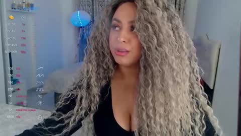 Snapshot of _just_a_queen_3 chatting on October 14, 1:03 pm _just_a_queen_3 online show from October 14, 1:03 pm