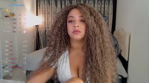 Snapshot of _just_a_queen_3 chatting on September 18, 9:30 am _just_a_queen_3 online show from September 18, 9:30 am
