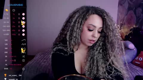 Snapshot of _just_a_queen_3 chatting on February 14, 7:54 pm _just_a_queen_3 online show from February 14, 7:54 pm