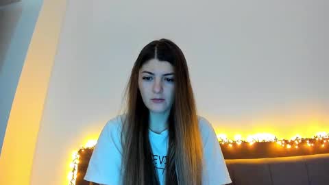 Snapshot of _just_a_simple_girl chatting on February 19, 11:17 am _just_a_simple_girl online show from February 19, 11:17 am