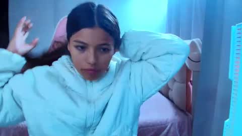 khloe sweet online show from April 15, 9:37 pm