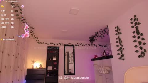 Laura online show from January 17, 11:51 pm