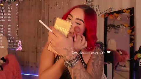 Laura online show from October 22, 11:32 pm