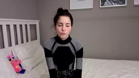 Emma online show from November 30, 5:50 pm