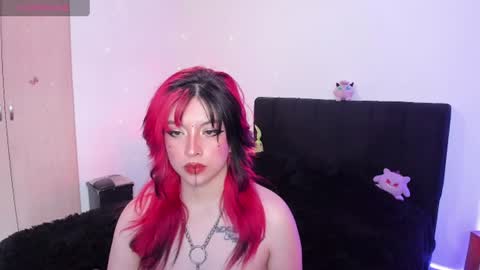 Queen.  Help me reach 100 thumbs up  online show from August 4, 8:04 pm