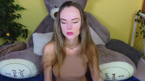 Lullaby online show from February 8, 3:00 pm