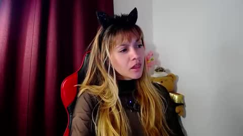 _luna10 online show from December 18, 10:14 pm