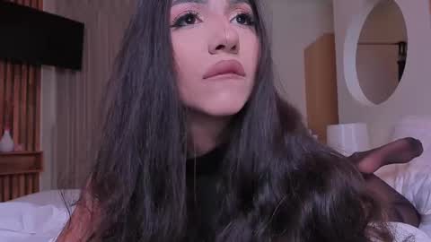 Lynna online show from February 21, 5:24 am