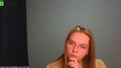 Welcome guys  Pleasure to see you all here  My name is Lysafeta and MichaelaTip menu is active Private is open  online show from November 15, 11:22 am