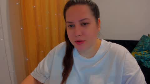 Snapshot of _madalexa_ chatting on December 27, 9:00 pm Alexa online show from December 27, 9:00 pm