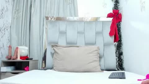 Snapshot of _marcela__ chatting on January 8, 12:37 pm _marcela__ online show from January 8, 12:37 pm