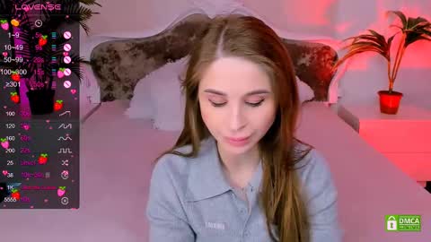 Snapshot of _mari_clark chatting on February 17, 9:43 pm Eva online show from February 17, 9:43 pm