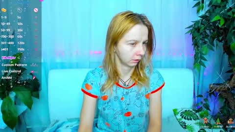 Snapshot of _mari_so chatting on February 9, 1:56 am Scarlett online show from February 9, 1:56 am