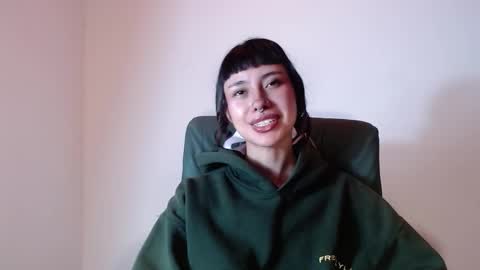 Snapshot of _mavis2 chatting on October 3, 7:52 pm Mavis online show from October 3, 7:52 pm