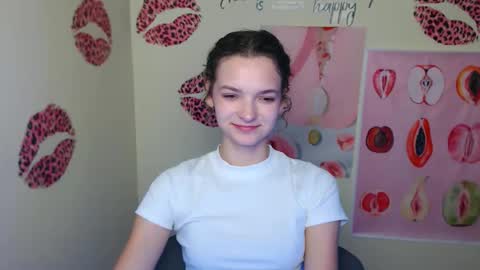 Snapshot of _megasta chatting on September 25, 7:29 am Susie online show from September 25, 7:29 am