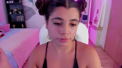  MIa blue 18  online show from May 26, 6:51 pm