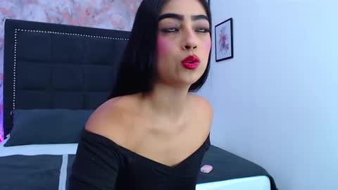 Snapshot of _miaa_monroe chatting on March 8, 8:13 pm Mia Monroe online show from March 8, 8:13 pm