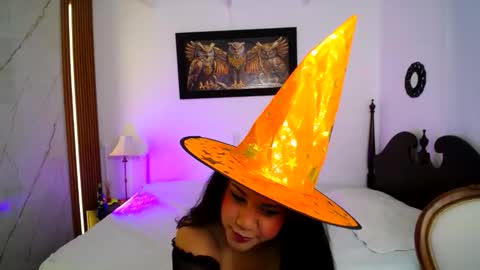 Snapshot of _miaaleon chatting on October 9, 1:26 pm Mia online show from October 9, 1:26 pm