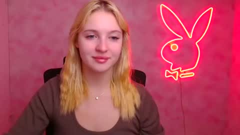 Melanie online show from October 24, 11:50 am