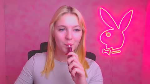 Melanie online show from October 30, 12:39 pm