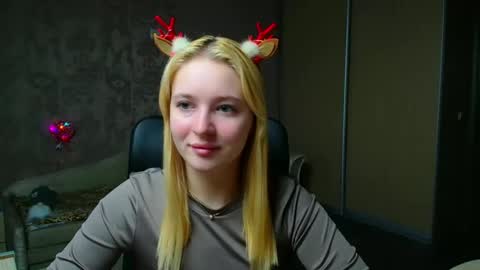 Melanie online show from December 19, 11:46 am