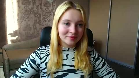 Melanie online show from February 17, 1:32 pm