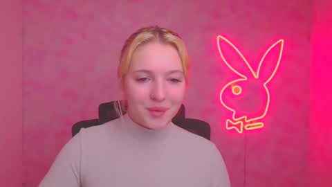 Melanie online show from October 25, 12:02 pm