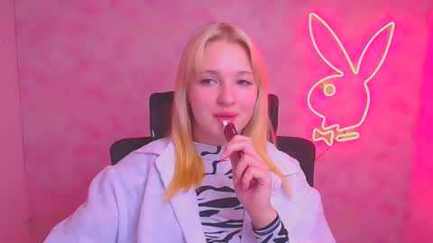 Melanie online show from September 22, 5:39 am