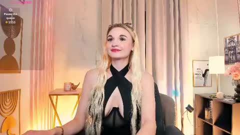 Mila online show from June 16, 9:05 pm