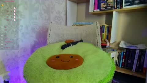 Kate online show from May 9, 9:44 am