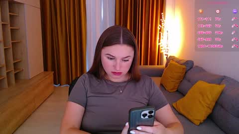 Mia online show from June 3, 6:47 am