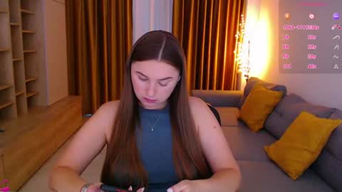 Mia online show from June 17, 7:10 am