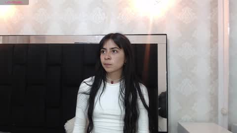 Snapshot of _mollyy chatting on January 21, 12:57 am Molly online show from January 21, 12:57 am