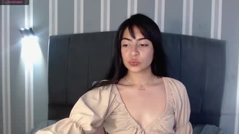 Snapshot of _mollyy chatting on January 29, 7:11 pm Molly online show from January 29, 7:11 pm