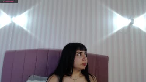 Snapshot of _mollyy chatting on December 12, 10:52 pm Molly online show from December 12, 10:52 pm