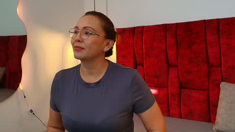 _monaliza_ online show from April 6, 12:17 pm