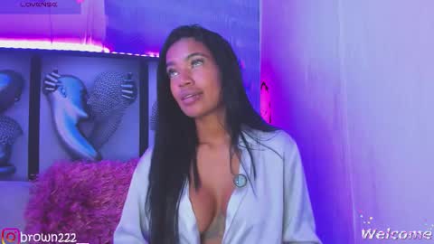 naomi brown online show from November 12, 5:05 am