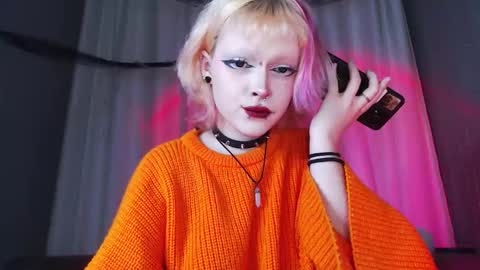 Nicole online show from December 1, 6:43 pm