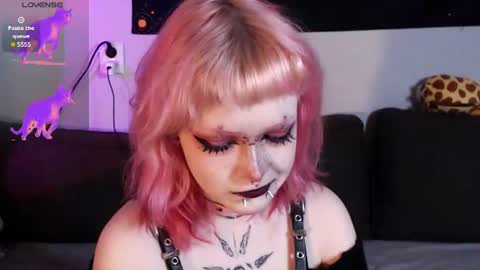 Nicole online show from July 8, 10:45 pm