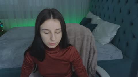 Snapshot of _nika_kik chatting on January 12, 8:25 am Nika online show from January 12, 8:25 am