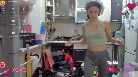 Snapshot of _nika_kik chatting on October 5, 3:28 pm Nika online show from October 5, 3:28 pm