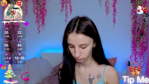 Snapshot of _nika_kik chatting on December 26, 7:45 am Nika online show from December 26, 7:45 am