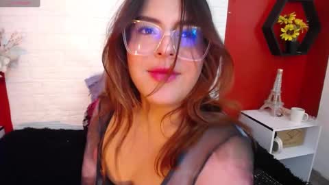 Snapshot of _poison_sweet chatting on October 1, 4:34 pm Laura online show from October 1, 4:34 pm